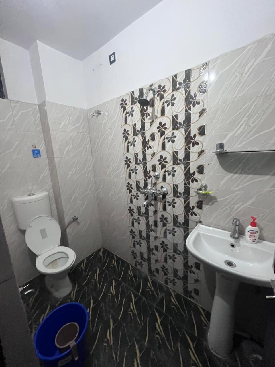 Kashi Anadam Bnb Варанаси Экстерьер фото